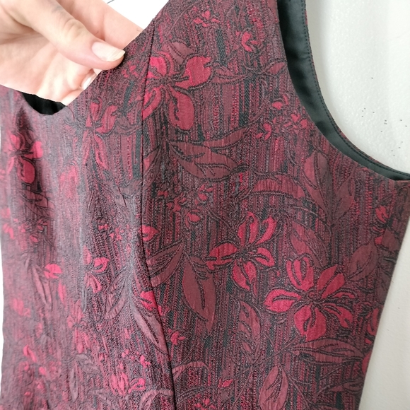KASPER Dress Red/Black Floral Brocade Fit & Flare Box Pleated Dress Sz. 12 - Picture 4 of 15